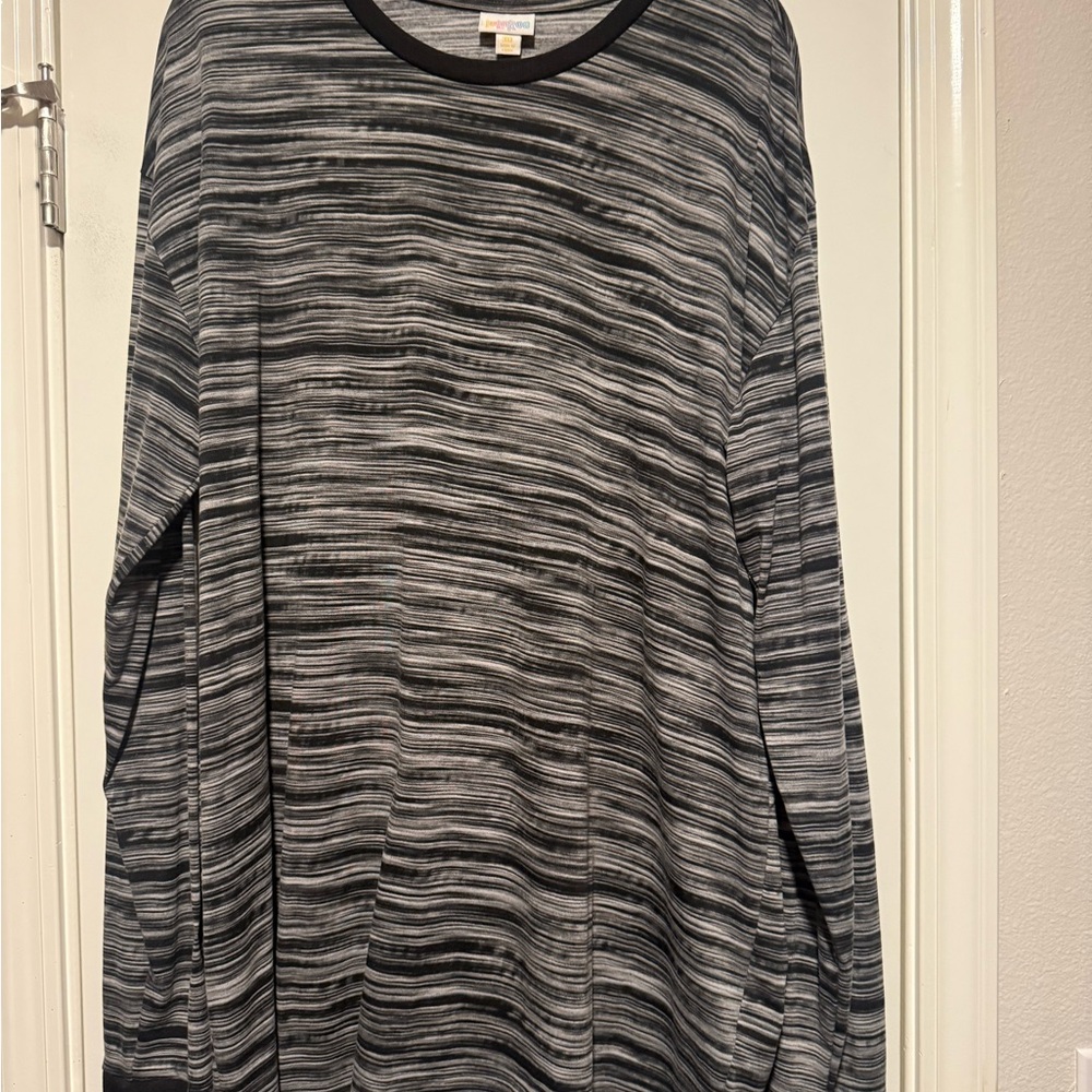 Long Sleeve Striped Crewneck Shirt - Black & Gray